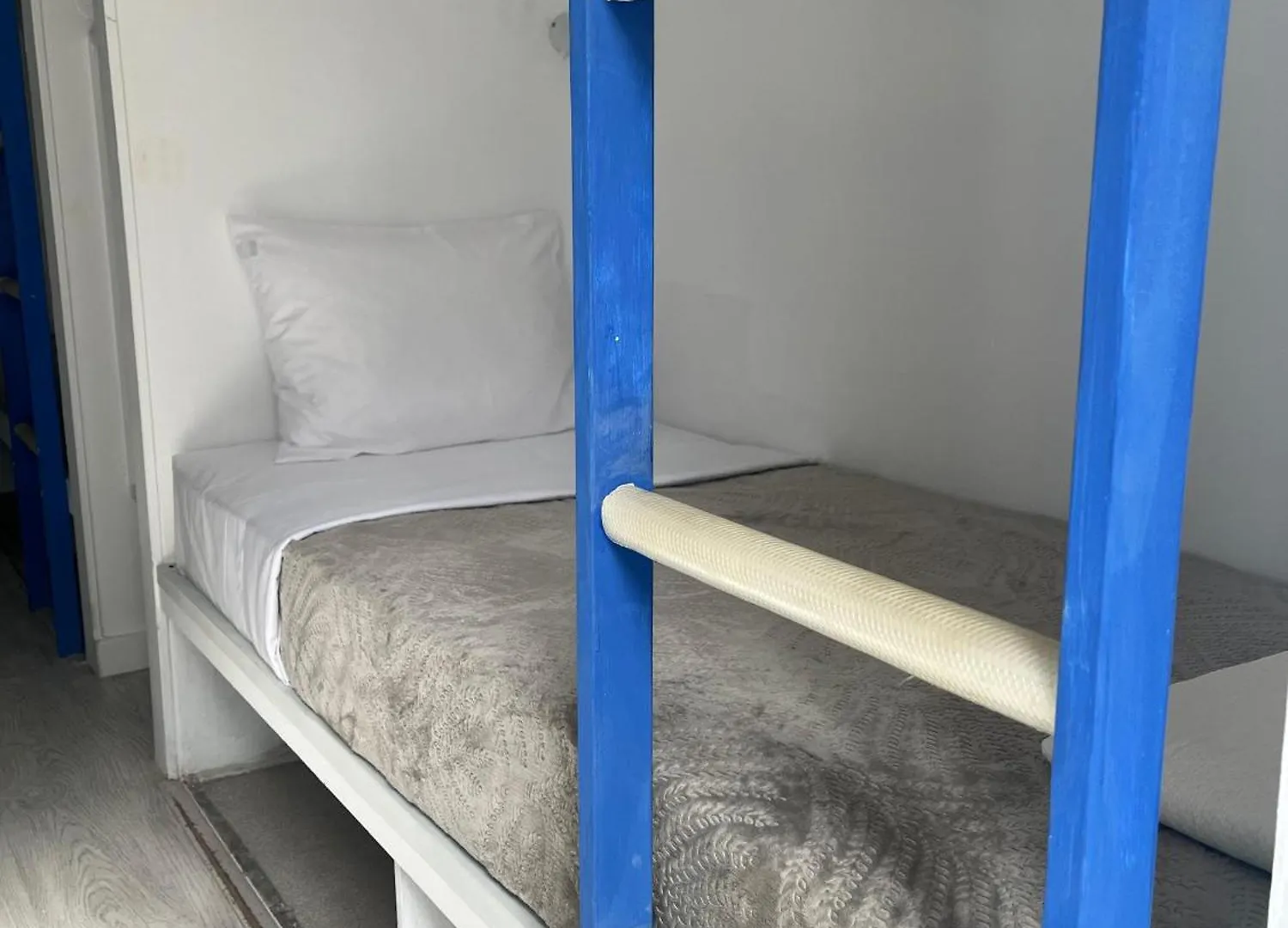 Paradise Hostel Lisbon 0*,